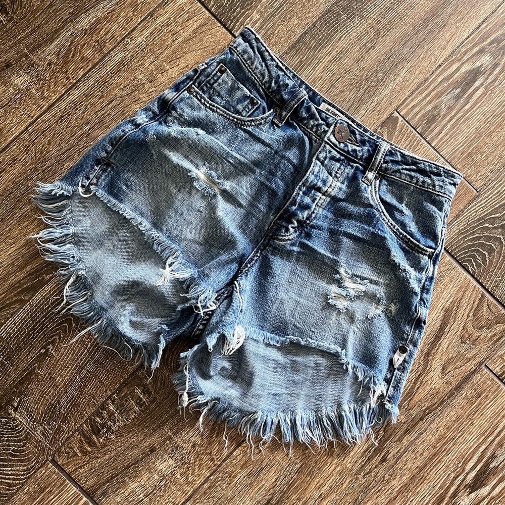 ONE by One-teaspoon HAWKS relaxed fit high rise twisted cuff hem short